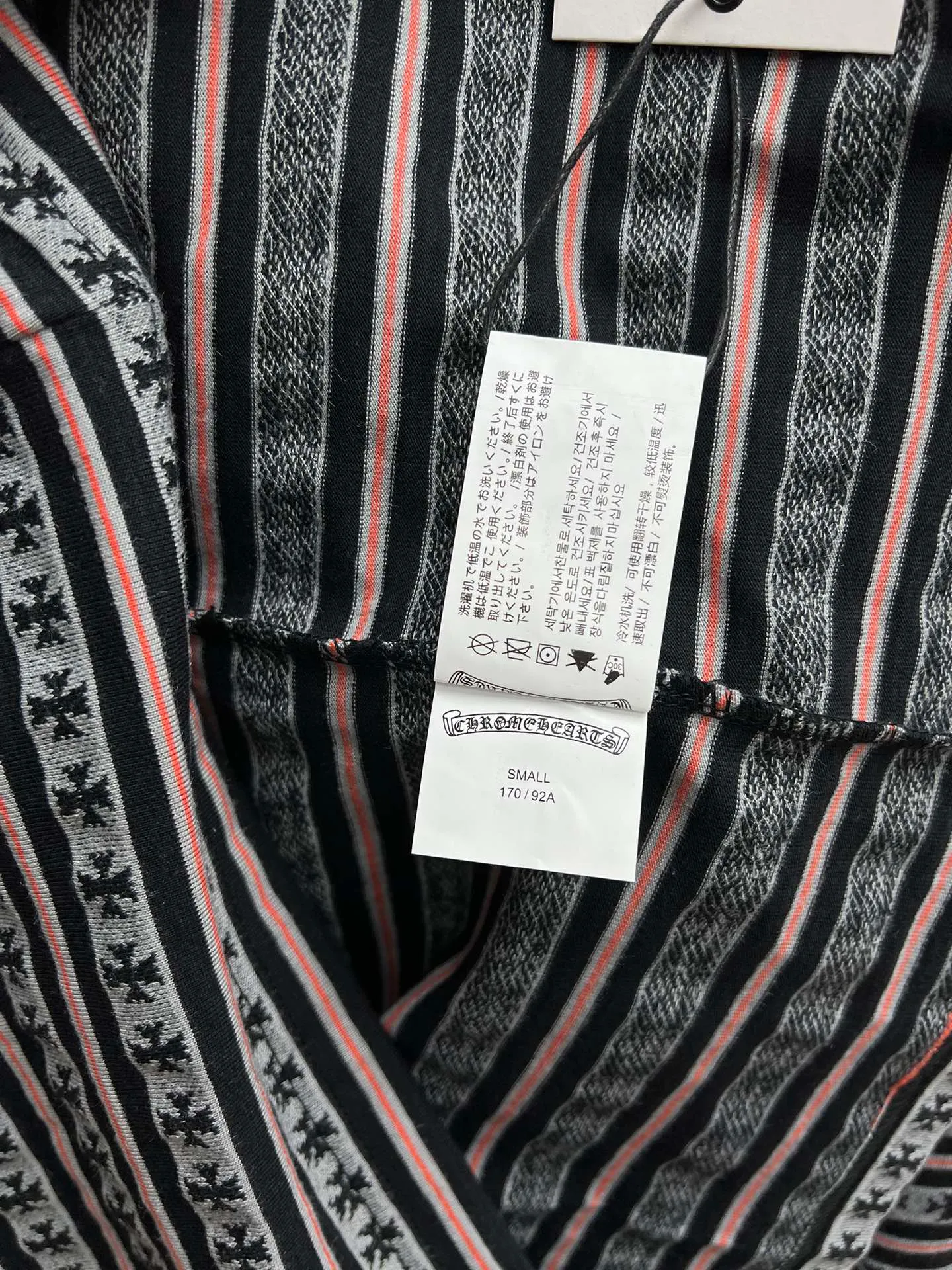 🅿️430 Croix Heart 25 Ss striped POLO long sleeves. Minimum order of 1,000 meters for yarn-dyed fabric. Expensive. The embroidery uses imported Tajima embroidery machine. The collar leather tag is made of imported lambskin. The hardware is made of real antique silver. The cost is extremely expensive. Size: S.M.L